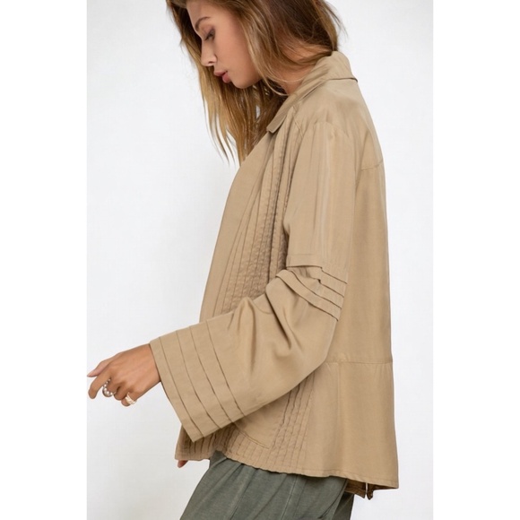POL Olive Pleated Wide Long Sleeve Button Down Shirt - Picture 7 of 9